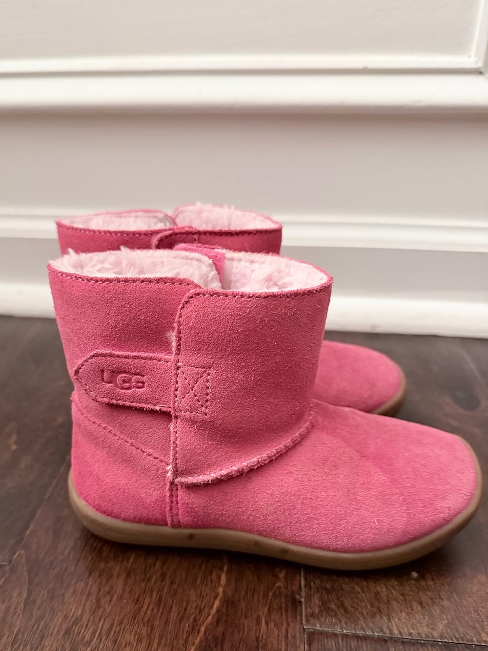 UGG Girls Keelan Boots pink suede Pilcro 10